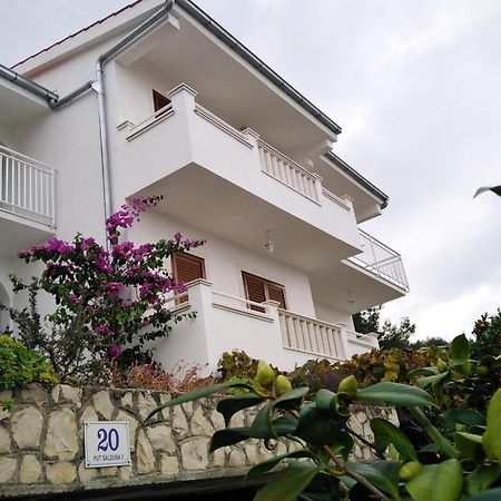 Apartment Mia - Spacious Apartment On 85 M2 With Beautiful Sea View Трогир Екстериор снимка