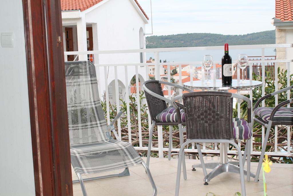 Apartment Mia - Spacious Apartment On 85 M2 With Beautiful Sea View Трогир Стая снимка