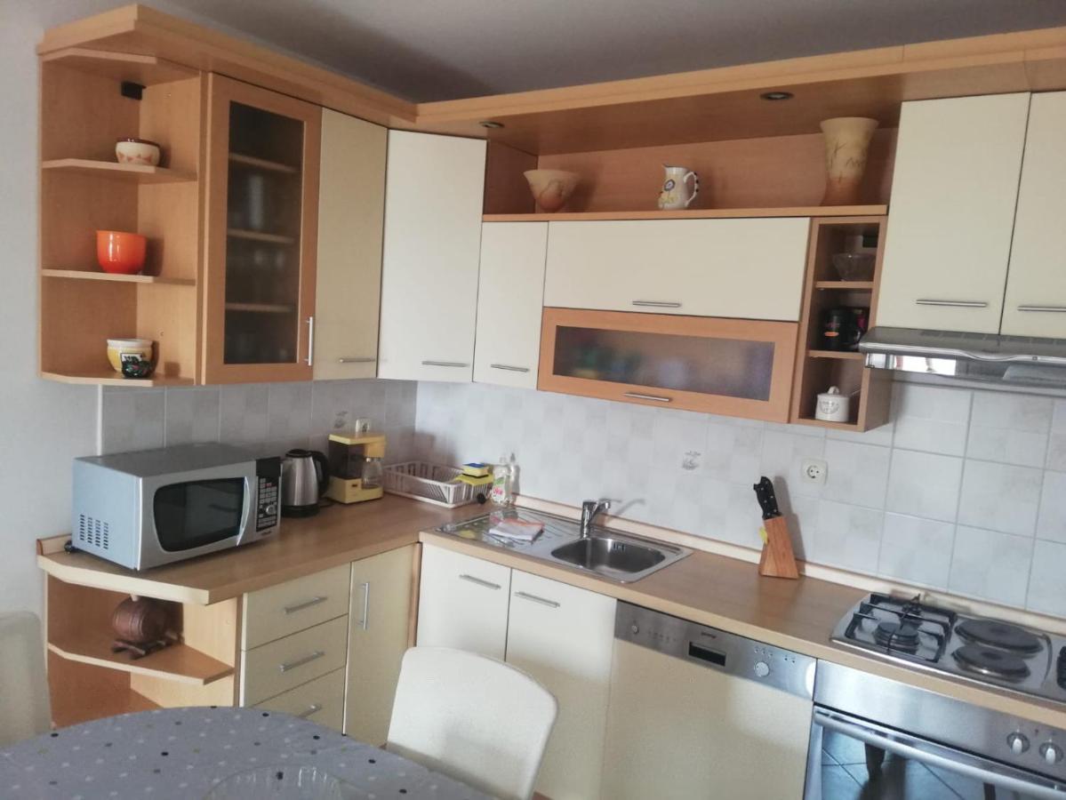 Apartment Mia - Spacious Apartment On 85 M2 With Beautiful Sea View Трогир Екстериор снимка