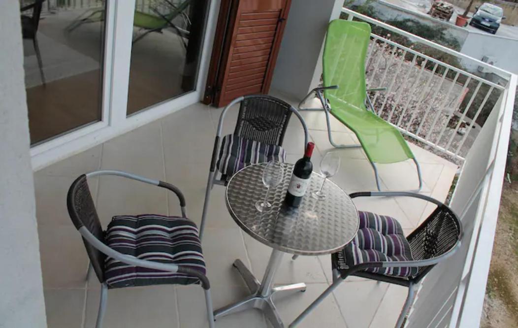 Apartment Mia - Spacious Apartment On 85 M2 With Beautiful Sea View Трогир Екстериор снимка