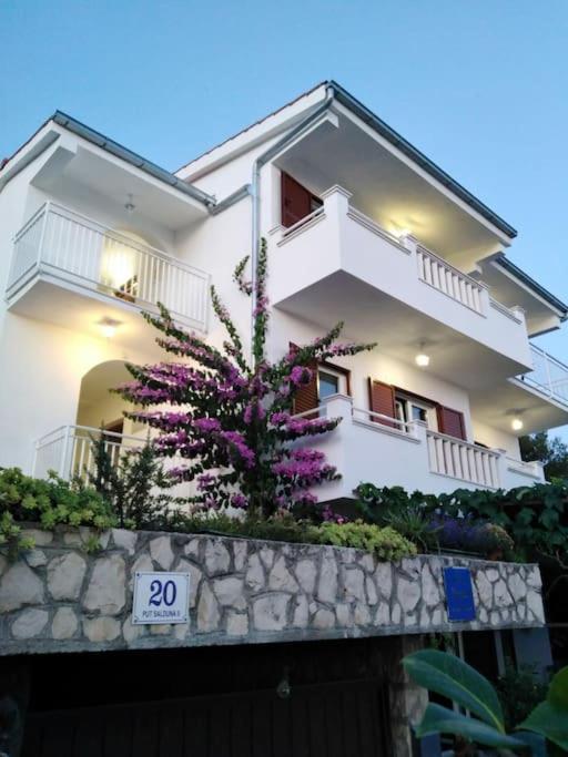 Apartment Mia - Spacious Apartment On 85 M2 With Beautiful Sea View Трогир Екстериор снимка