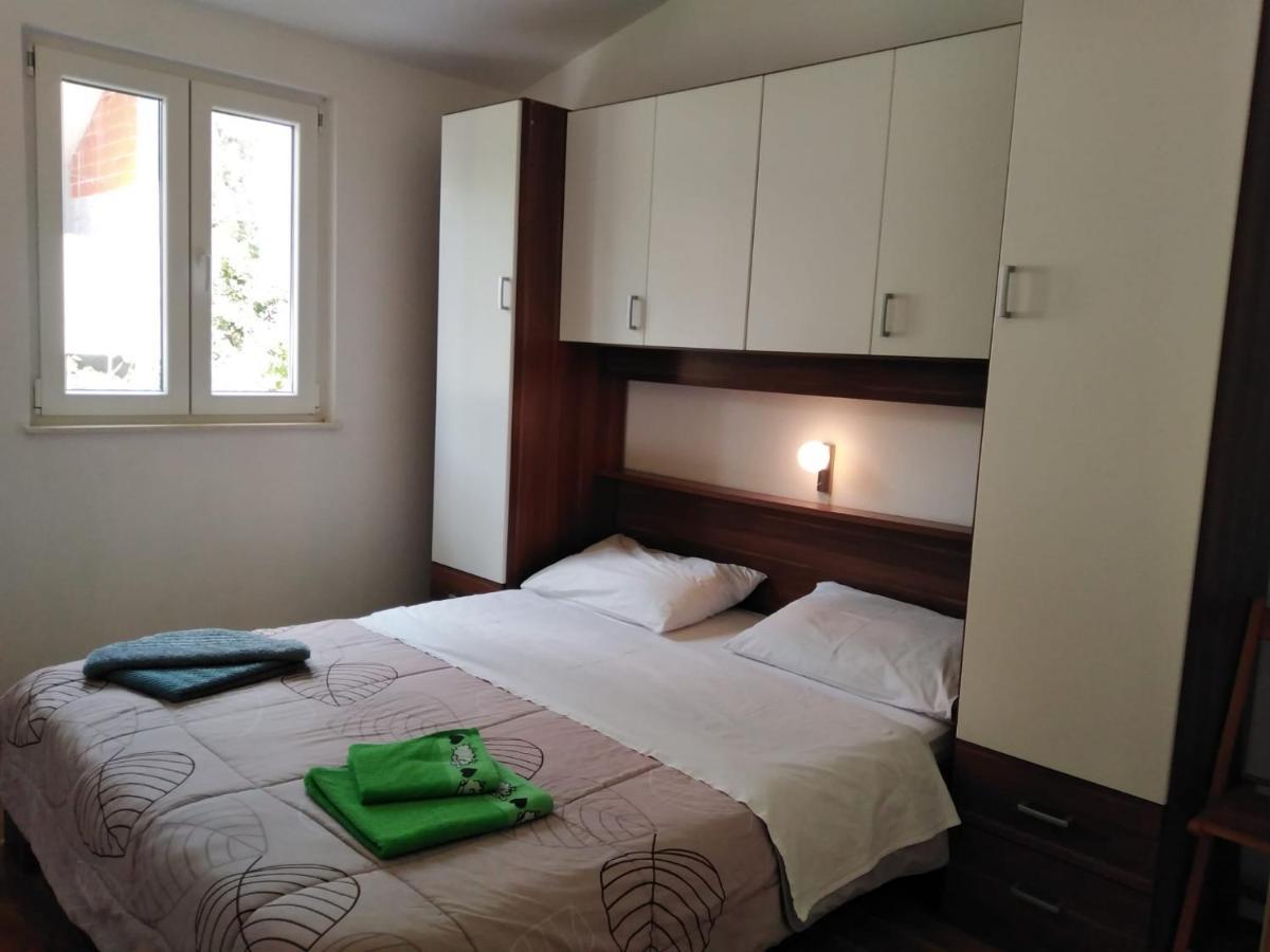 Apartment Mia - Spacious Apartment On 85 M2 With Beautiful Sea View Трогир Екстериор снимка
