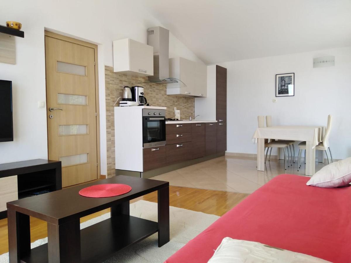 Apartment Mia - Spacious Apartment On 85 M2 With Beautiful Sea View Трогир Екстериор снимка