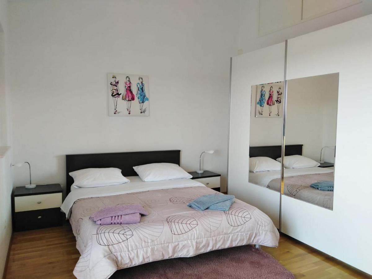 Apartment Mia - Spacious Apartment On 85 M2 With Beautiful Sea View Трогир Екстериор снимка