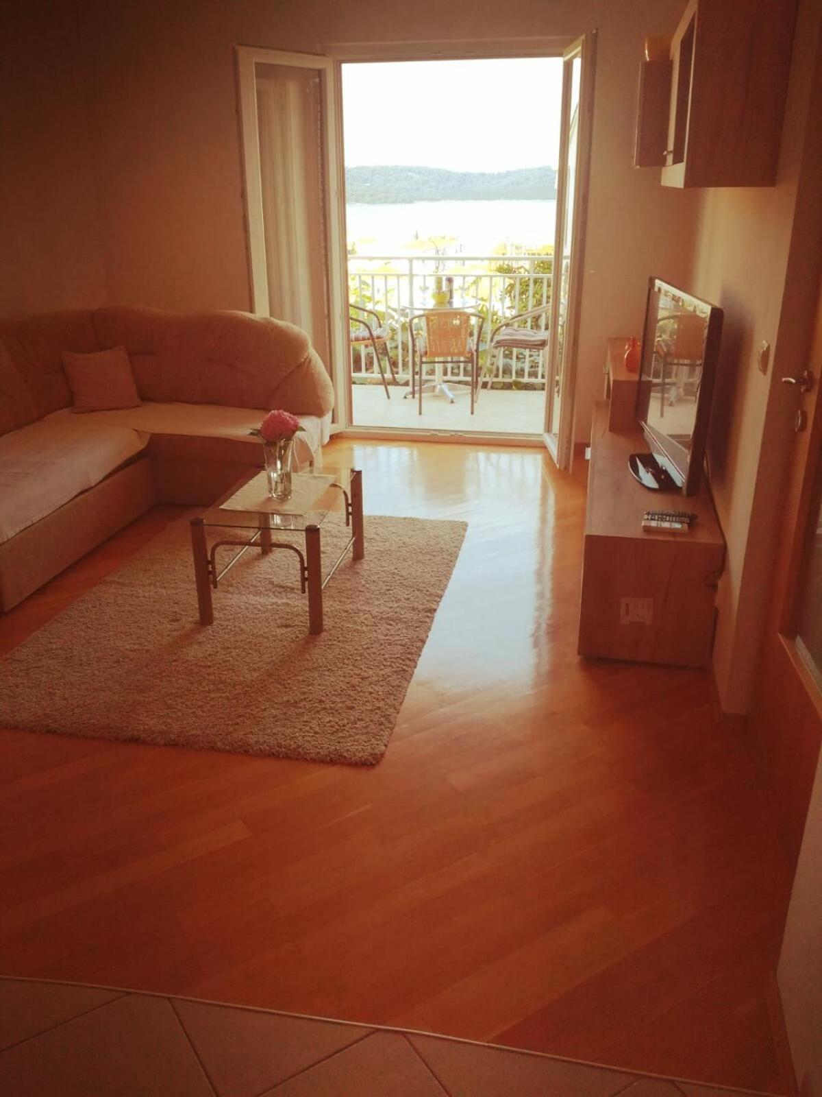 Apartment Mia - Spacious Apartment On 85 M2 With Beautiful Sea View Трогир Стая снимка