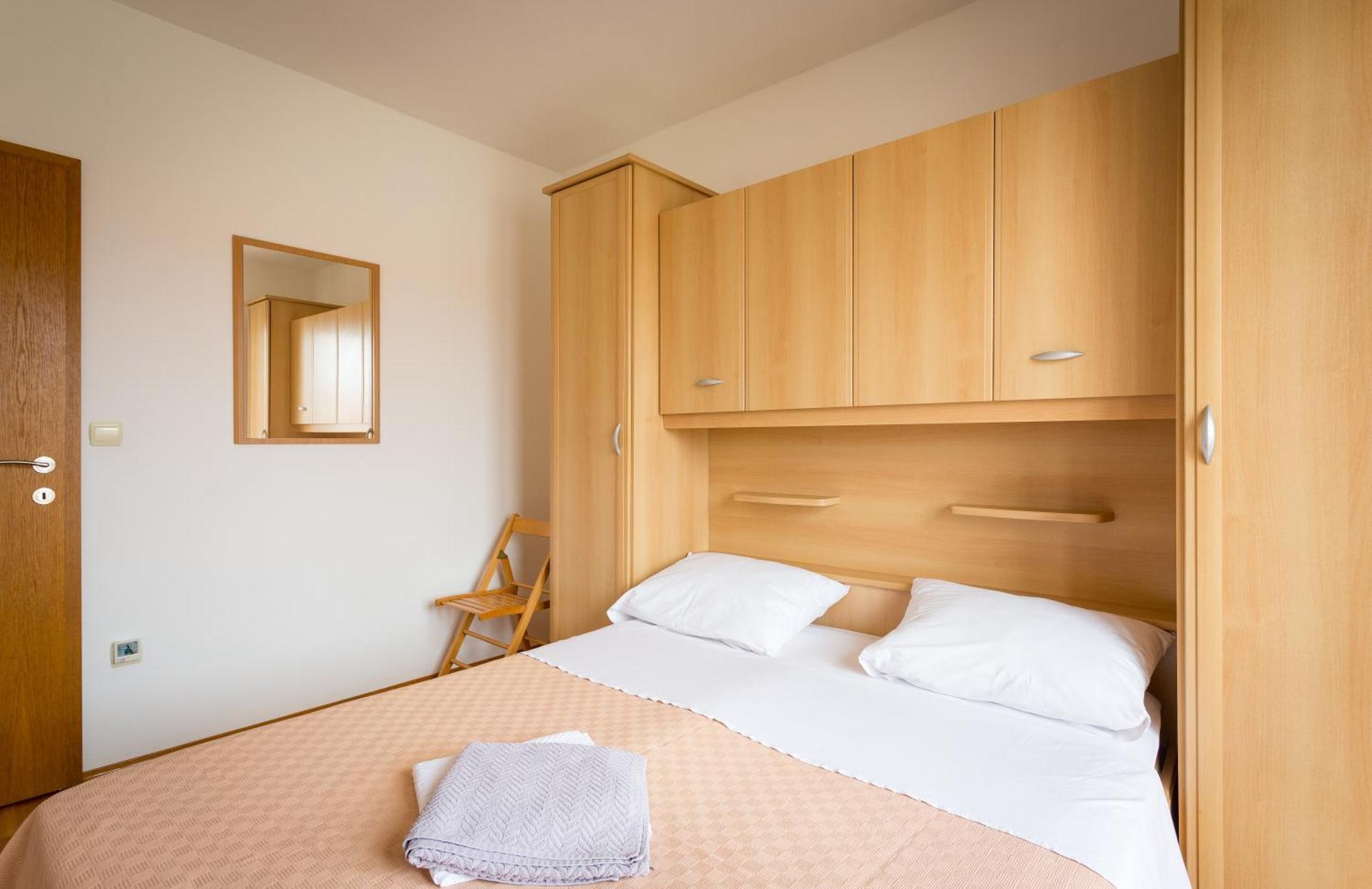 Apartment Mia - Spacious Apartment On 85 M2 With Beautiful Sea View Трогир Екстериор снимка