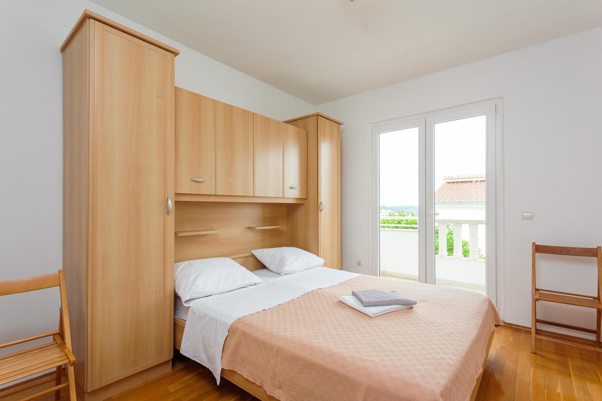 Apartment Mia - Spacious Apartment On 85 M2 With Beautiful Sea View Трогир Екстериор снимка