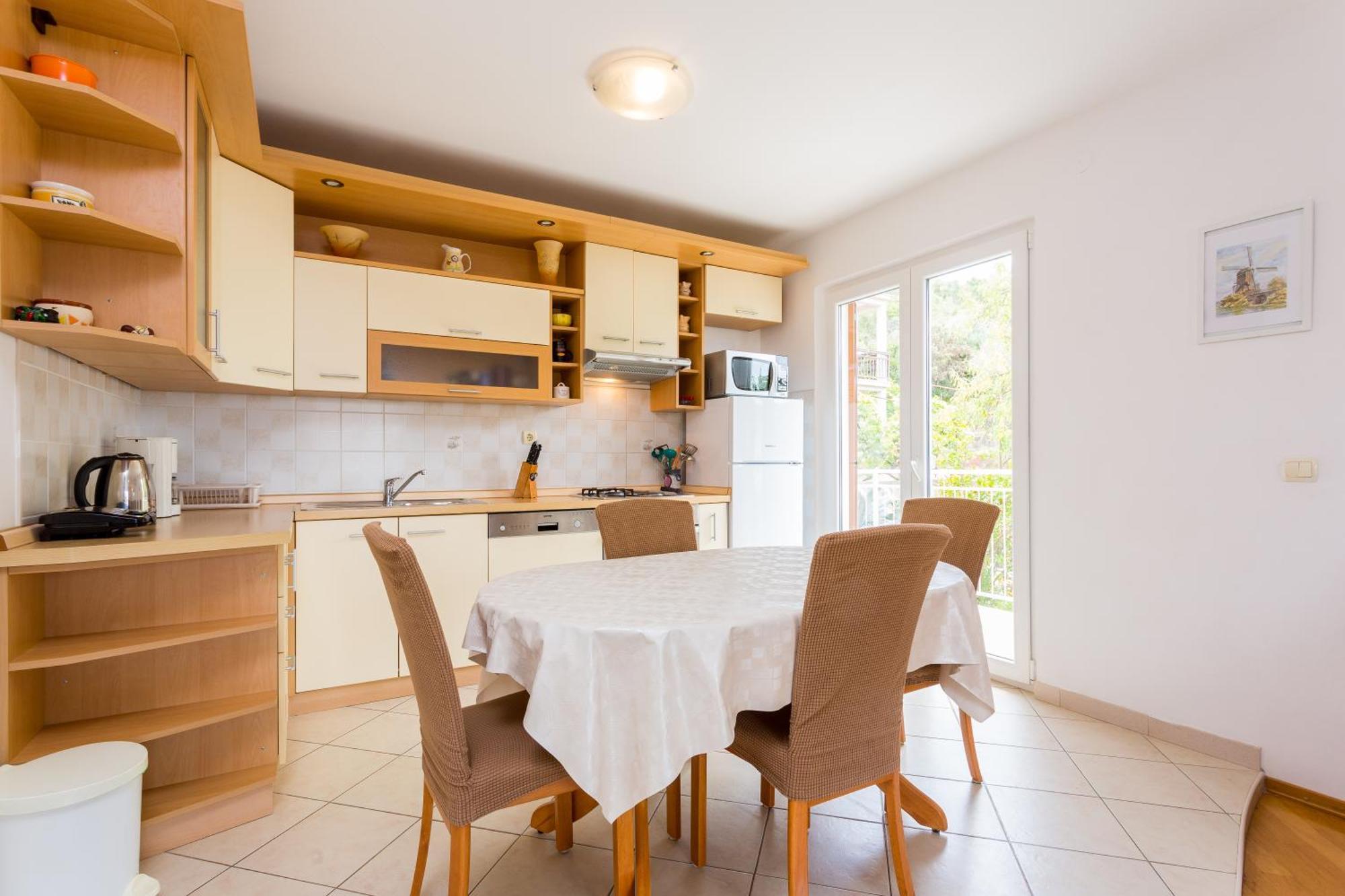 Apartment Mia - Spacious Apartment On 85 M2 With Beautiful Sea View Трогир Екстериор снимка