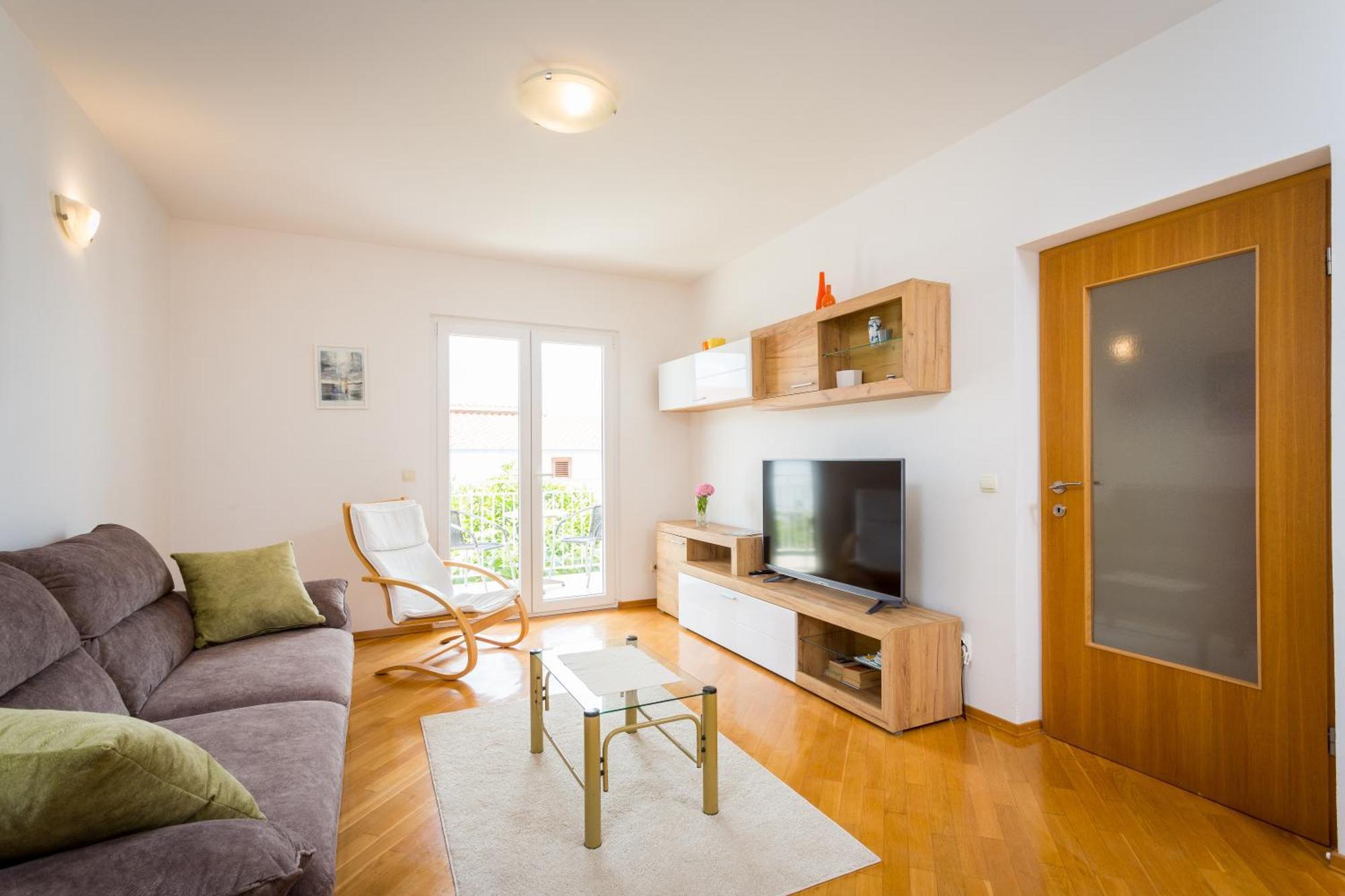 Apartment Mia - Spacious Apartment On 85 M2 With Beautiful Sea View Трогир Екстериор снимка